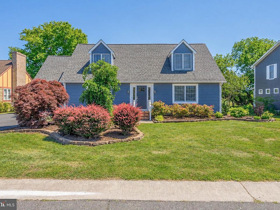 1st image of 18 Bay Breeze Dr