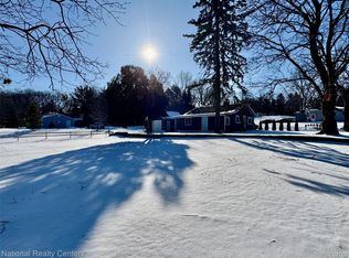 4915 Clarkston Rd, Clarkston, MI 48348