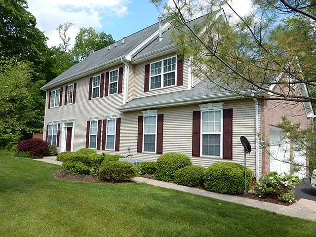 105 Windsor Pond Rd #105