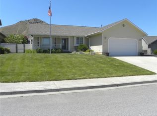 608 Eisenhower Ln, Wenatchee, WA 98801