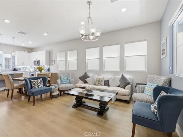 1642 W Saratoga Ln, San Pedro, CA 90732