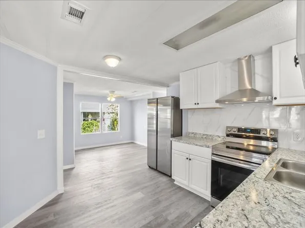 8775 20th St Lot 517, Vero Beach, FL 32966