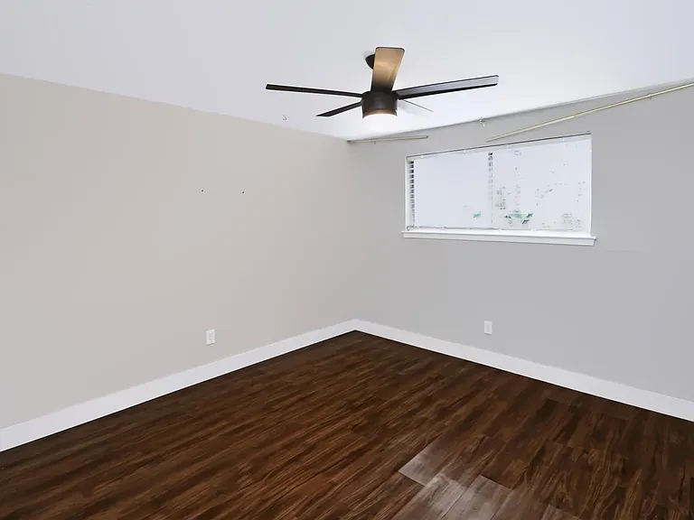 11930 Ashcroft Dr — Photo 23