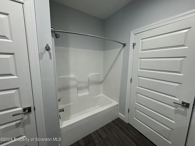 101 Circle Dr — Photo 29