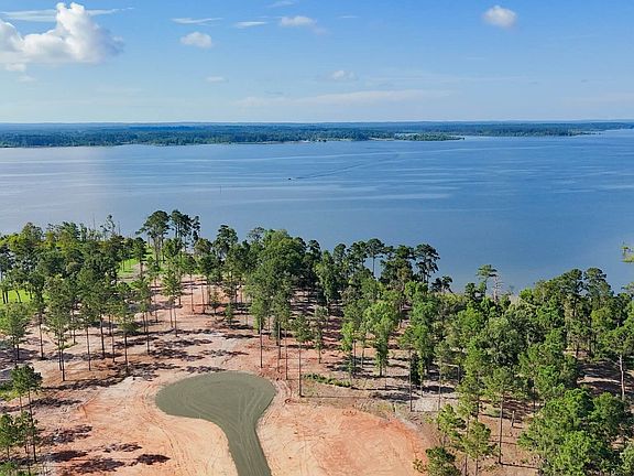 5th image of 228 Foster Cv