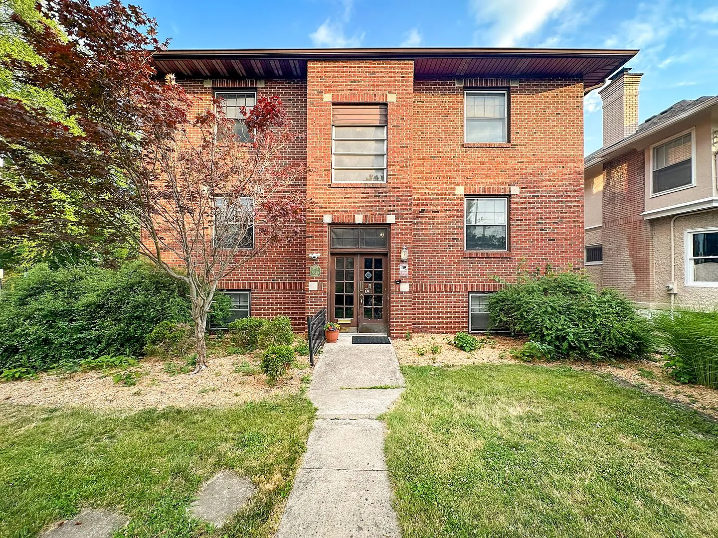 5819 E Washington - UNIT 7 - $715.00/mo. — Photo 2