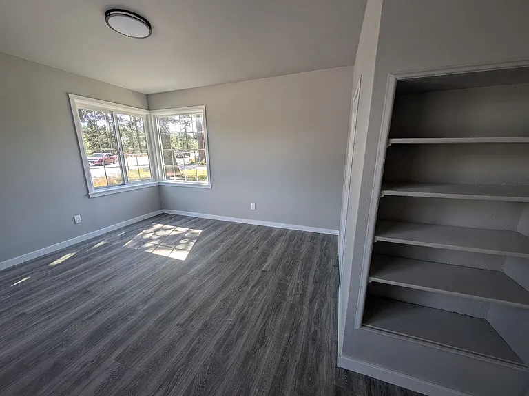 518 S Scott Ave — Photo 5