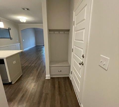4th image of 5336 Nikki Way