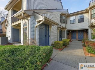 207 Sunshine Ct, Parlin, NJ 08859