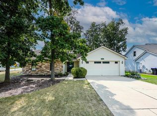 7142 Country Hill Dr, Fort Wayne, IN 46835