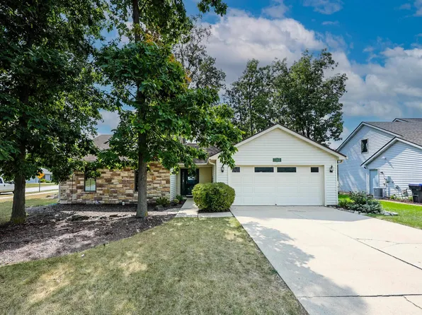 7142 Country Hill Dr, Fort Wayne, IN 46835