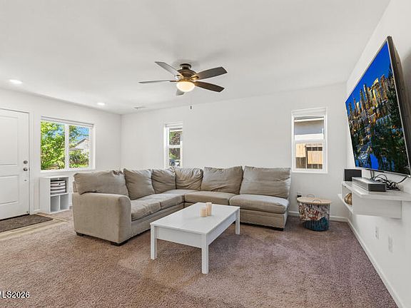 3rd image of 643 Osino Dr