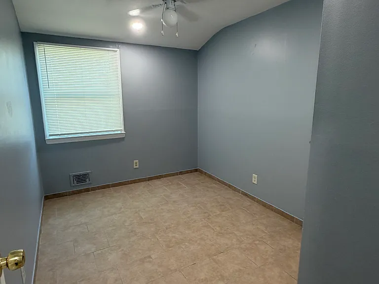 Crossway Dr — Photo 7