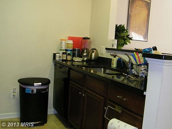 4th image of 43920 Hickory Corner Ter Unit 105