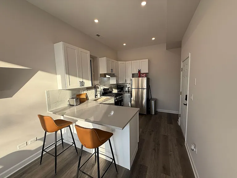 1635 S California Ave — Photo 42