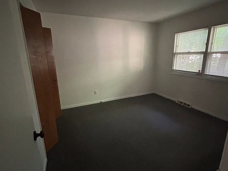 2460 Woodcliff Ave SE — Photo 9