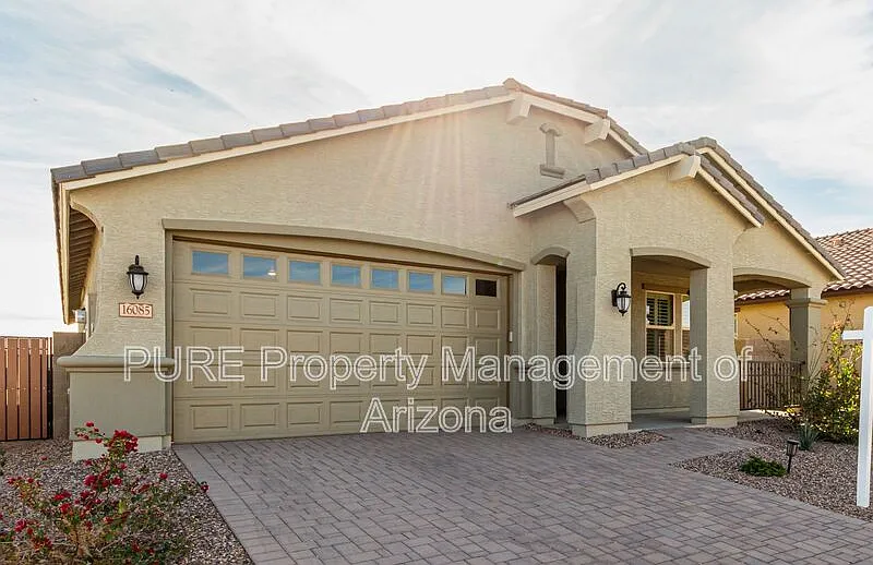 3 bed, 2.5 bath, 2019 sqft, $2,095 — Photo 4