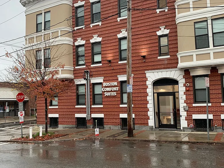 BOSTON COMFORT SUITES — Photo 27