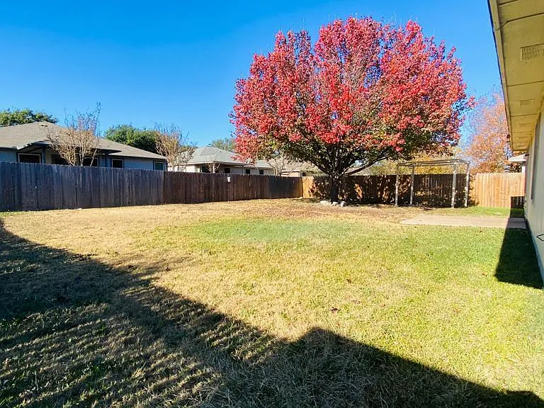 2560 Vernell Way — Photo 13