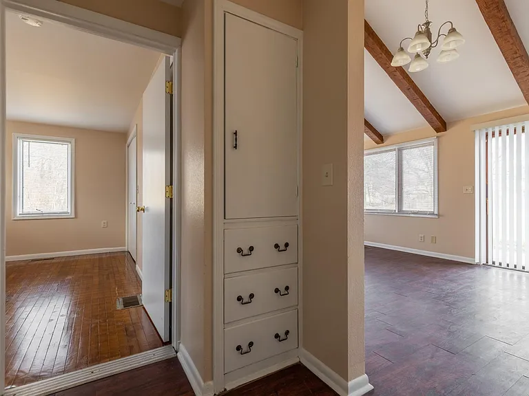 24777 Highland Rd — Photo 11