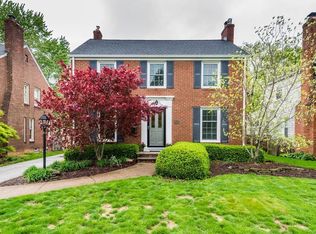 1933 Hampton Rd, Rocky River, OH 44116