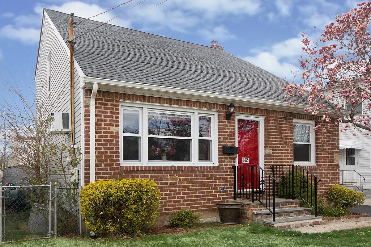 142 Evelyn Rd, Mineola, NY 11501 Zillow