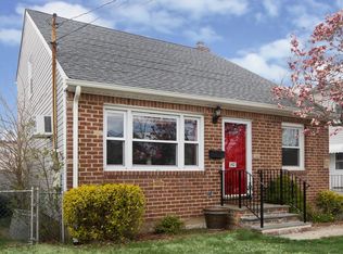 142 Evelyn Rd, Mineola, NY 11501