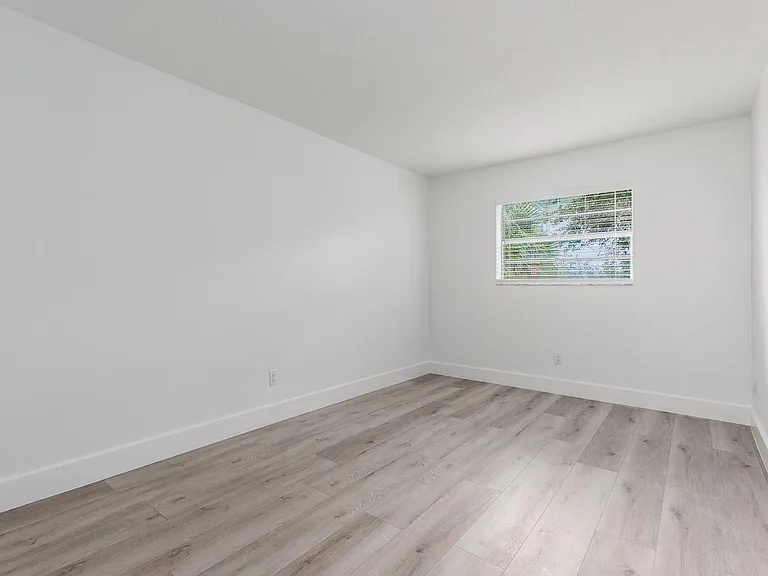 660 SW Bryant Ave #10 — Photo 10