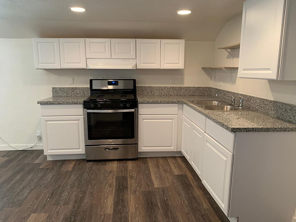 1st image of 441 W Hess Ave