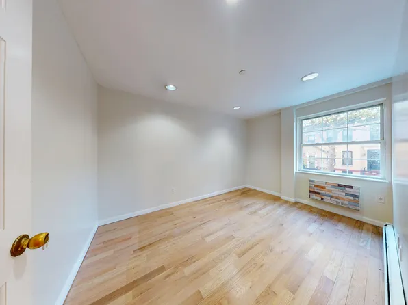 420 42nd Street image 13 of 22