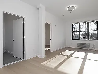 Oasis Apartments — Photo 24