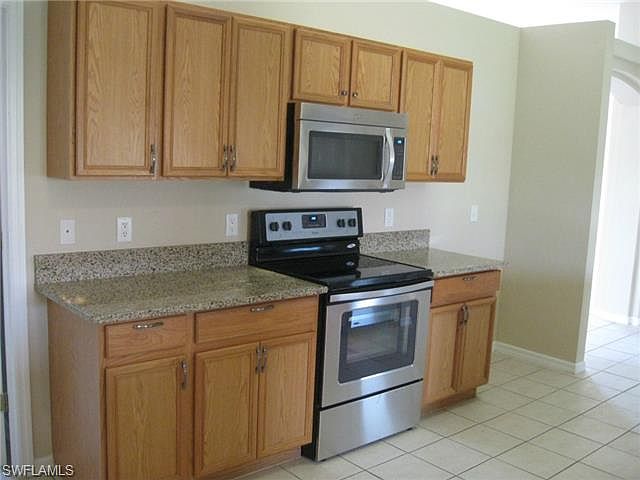 1st image of 711 SW 32nd Ter