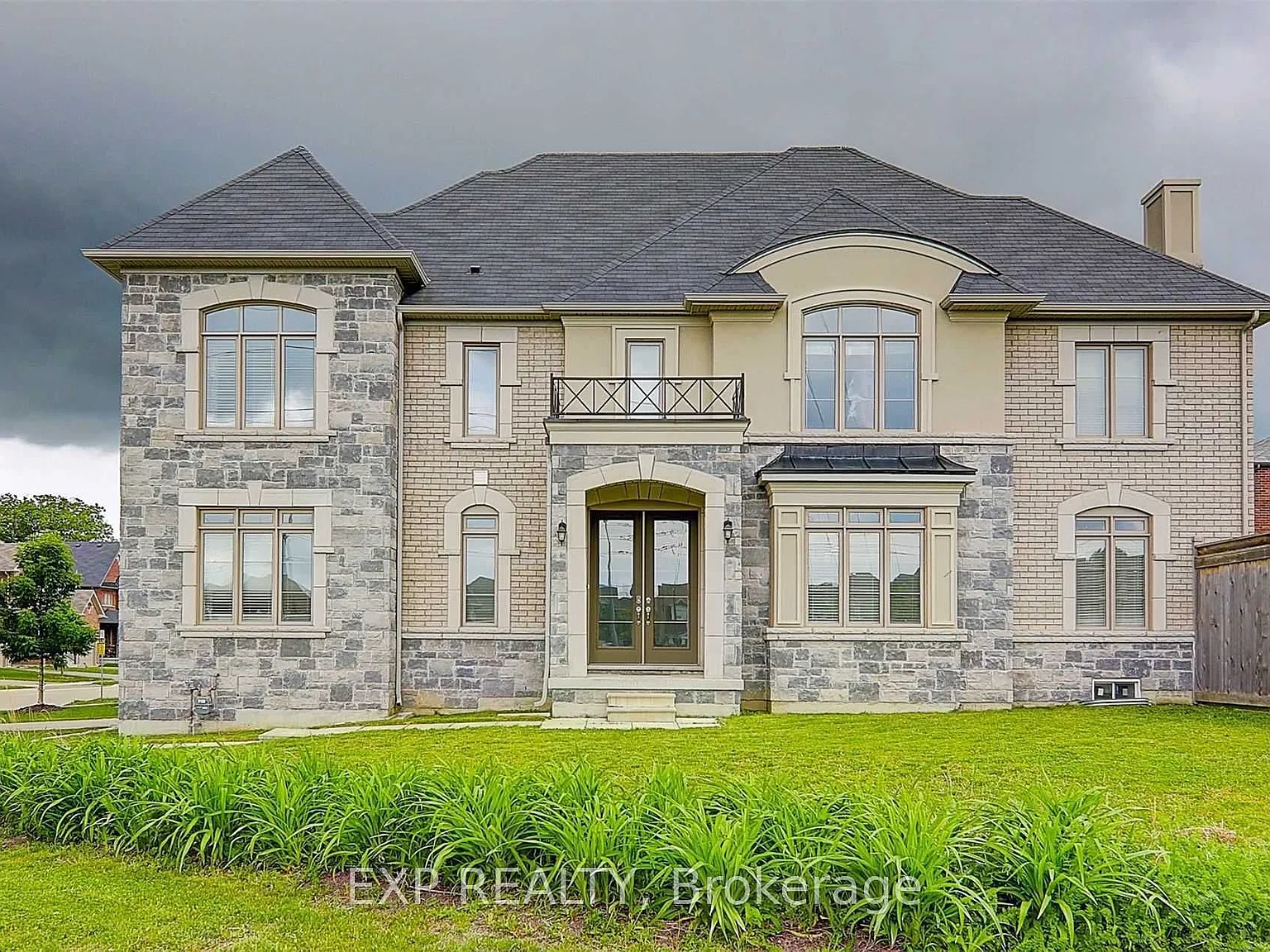4 bed, $4,500 — Photo 1