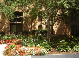 9993 W North Ave APT 129, Wauwatosa, WI 53226