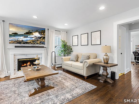 5th image of 102 Hirsch Road