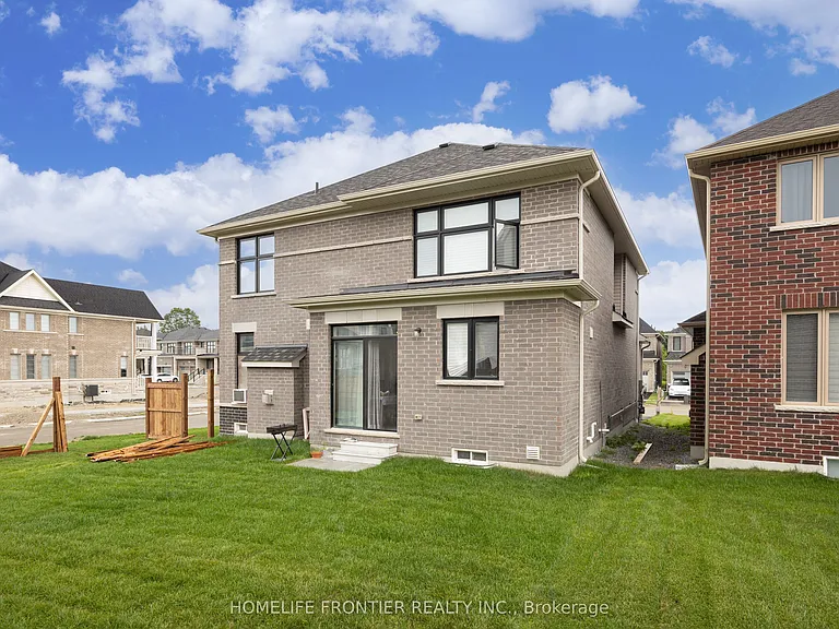 49 Ainslie Hill Cres — Photo 6