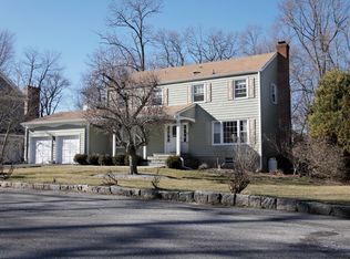 1314 Colonial Ct, Mamaroneck, NY 10543