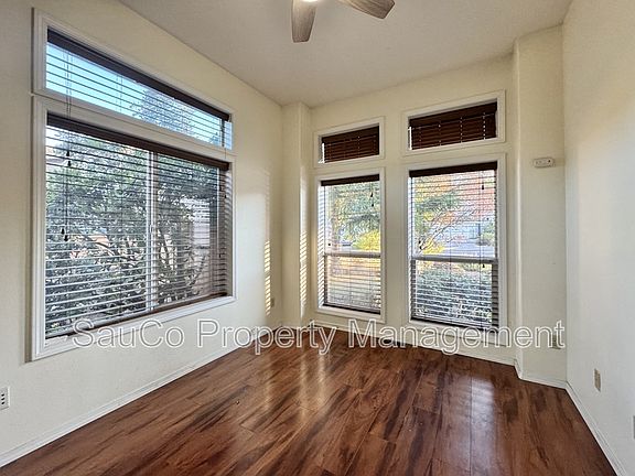 4th image of 351 SE 58th Ct