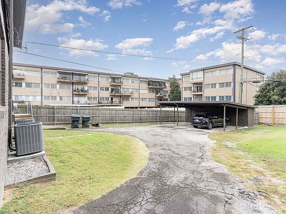 3rd image of 103 Lauderdale Rd