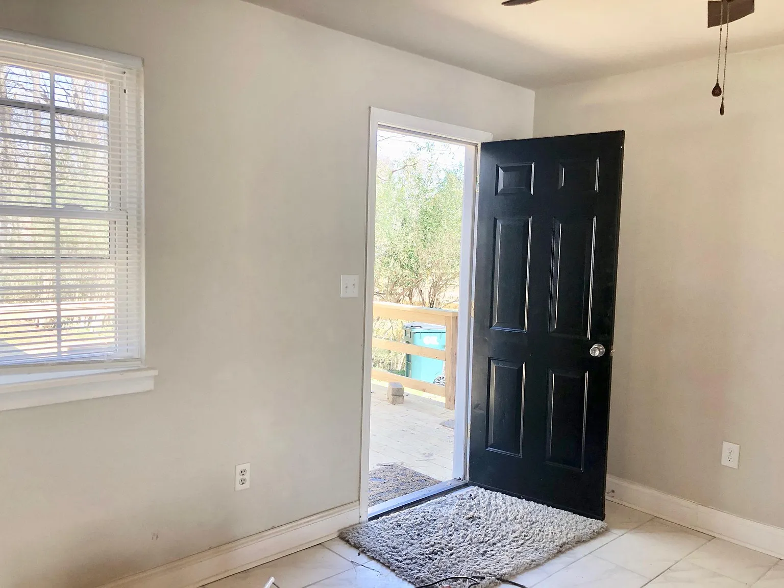 3 bed, 1296 sqft, $1,995 — Photo 2