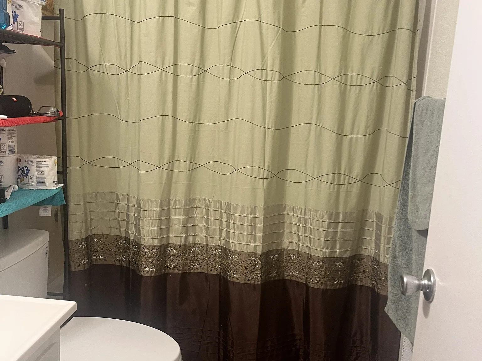 3 bed, 1250 sqft, $1,995 — Photo 3