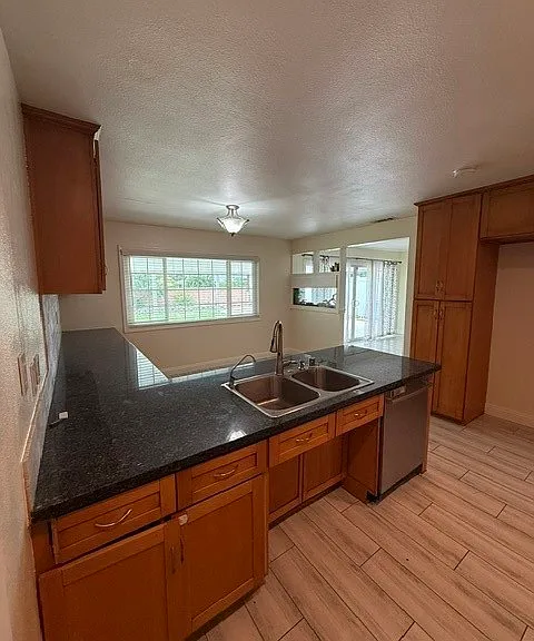 4486 Santee Pl — Photo 8