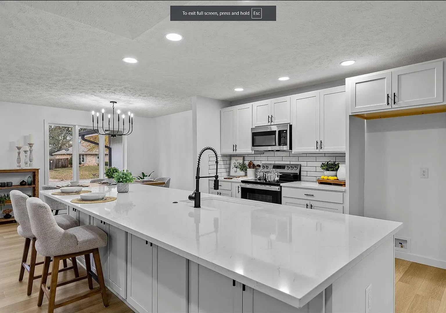 Welcome to your dream home! 4 bedroom 3 bathroom — Photo 4