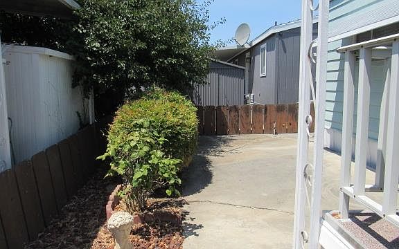 4th image of 1225 Vienna Dr #108