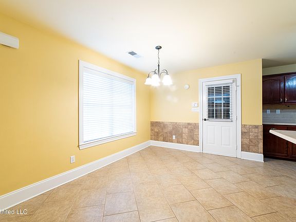 2nd image of 2465 Wood Hill Dr