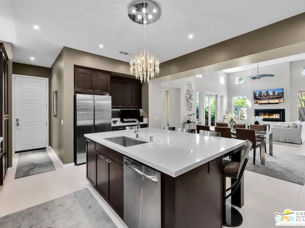 2942 Searchlight Ln, Palm Springs, CA 92264