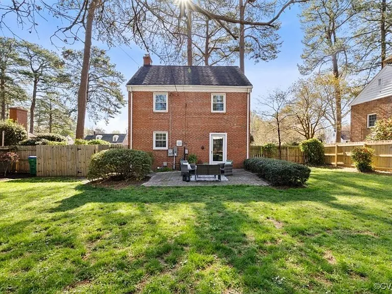 910 Orchard Rd — Photo 23