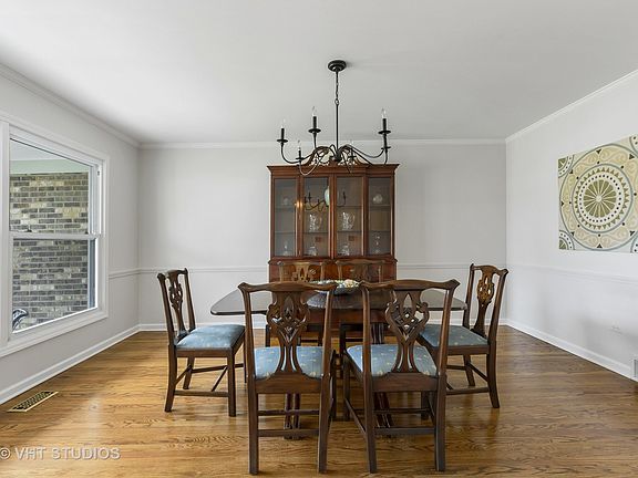 4th image of 2729 Oak Ave