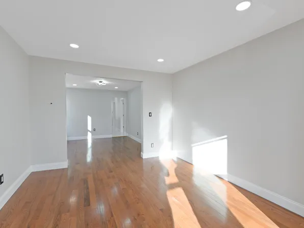 169 West 9th Street image 18 of 29