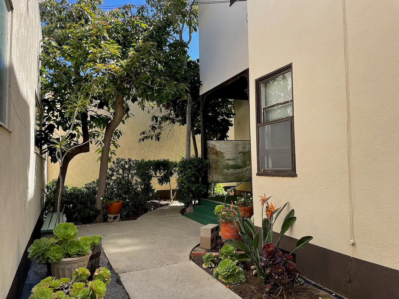 211 W Sola St — Photo 1